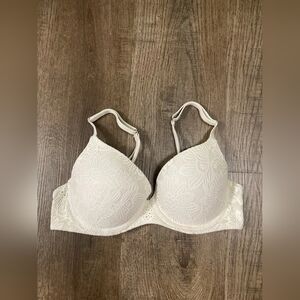 Elegant Lace Women's Bra - Cream